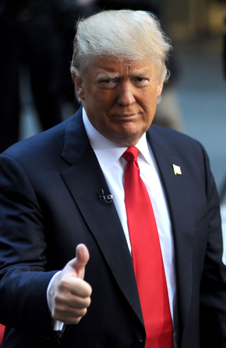 in attendance for Donald Trump Town Hall on the NBC Today Show, Rockefeller Plaza, New York, NY April 21, 2016. Photo By: Kristin Callahan/Everett Collection