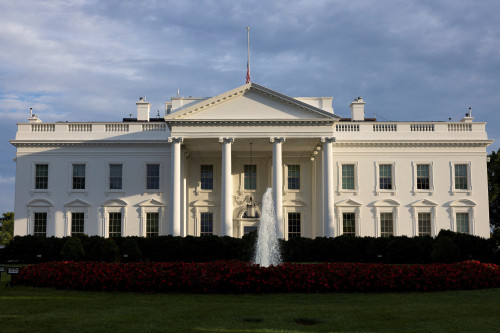 2025-05-23T221523Z_1_LYNXMPEL4M12V_RTROPTP_4_USA-TRUMP-INVESTMENTS-CEOS-2