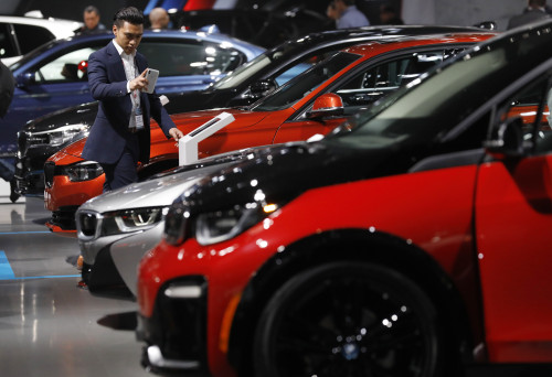 2025-05-28T133106Z_1_LYNXNPEL4R0P2_RTROPTP_4_AUTOSHOW-NEW-YORK