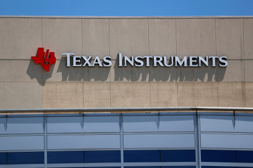 2025-06-18T131806Z_2_LYNXMPEL5H0P1_RTROPTP_4_TEXAS-INSTRUMENTS-RESULTS