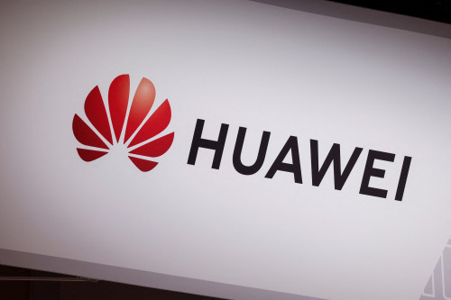 2025-07-01T181417Z_3_LYNXMPEL602B8_RTROPTP_4_USA-CHINA-HUAWEI-TECH