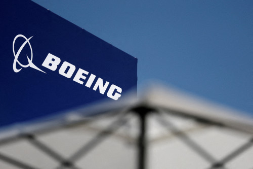 2025-07-22T154251Z_1_LYNXMPEL6L0V1_RTROPTP_4_BOEING-CFO