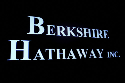 2025-08-04T170709Z_1_LYNXMPEL730PS_RTROPTP_4_BERKSHIRE-HATHAWAY-STOCKS