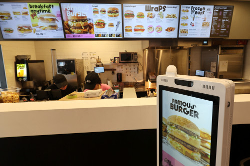 2025-08-07T142103Z_1_LYNXMPEL760US_RTROPTP_4_ODD-BURGER-US-EXPANSION