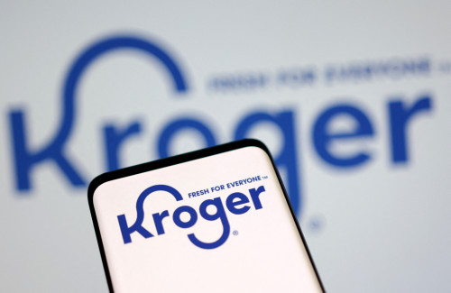 2025-08-26T190223Z_1_LYNXMPEL7P0WS_RTROPTP_4_KROGER-RESULTS