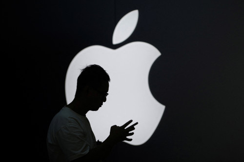 2025-09-08T110347Z_1_LYNXNPEL870I8_RTROPTP_4_APPLE-CHINA