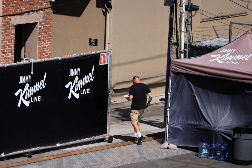 2025-09-23T153159Z_1_LYNXNPEL8M0P8_RTROPTP_4_USA-KIMMEL