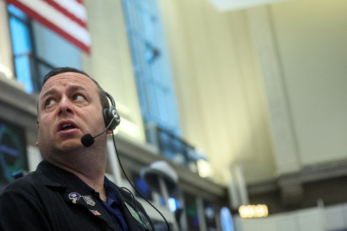 2025-10-30T180843Z_1_LYNXMPEL9T12T_RTROPTP_4_USA-STOCKS-1