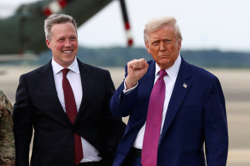 2025-11-07T155240Z_2_LYNXMPELA60TV_RTROPTP_4_USA-TRUMP