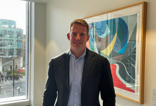 2025-11-14T152143Z_2_LYNXMPELAD0NS_RTROPTP_4_DWS-CEO-INTERVIEW