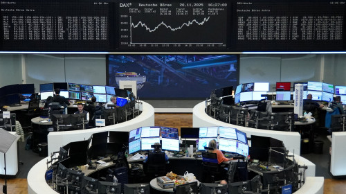 2025-11-21T053629Z_1_LYNXMPELAK06V_RTROPTP_4_EUROPE-STOCKS