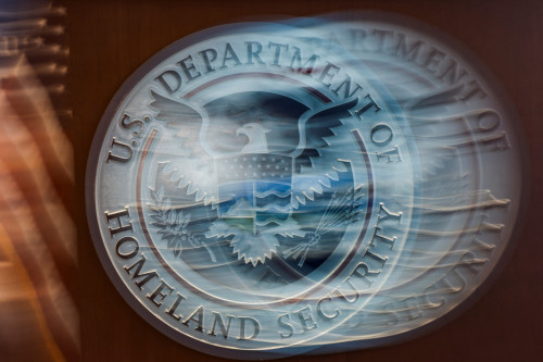 2025-11-24T221404Z_3_LYNXMPELAN0N2_RTROPTP_4_USA-TRUMP-MIGRATION-NEW-YORK