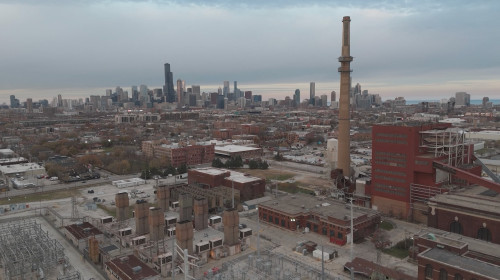 2025-12-23T175552Z_3_LYNXMPELBM0F3_RTROPTP_4_USA-ENERGY-PEAKERS